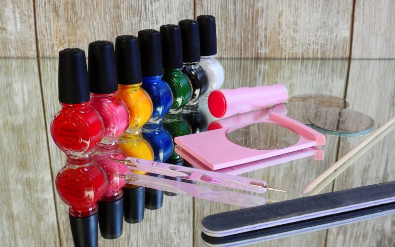 DIY Maniküre mit Shellac Gel-Nagellack